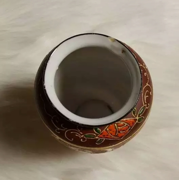 Vintage Japanese Satsuma Four Corners Vase Man Woman Gold Painted Moriage Brown - Picture 6 of 7